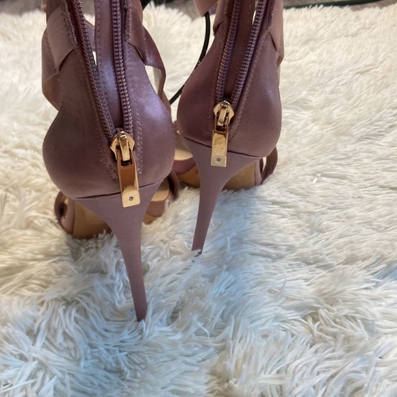 Imagine Vince Camuto Devin Dress Heels - Picture 6 of 6